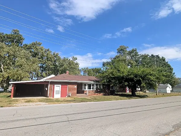 1804 W Copeland Street, Marion, IL 62959 - #3