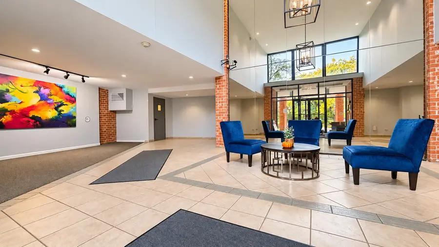 1605 E Central Road #202A, Arlington Heights, IL 60005 - #3