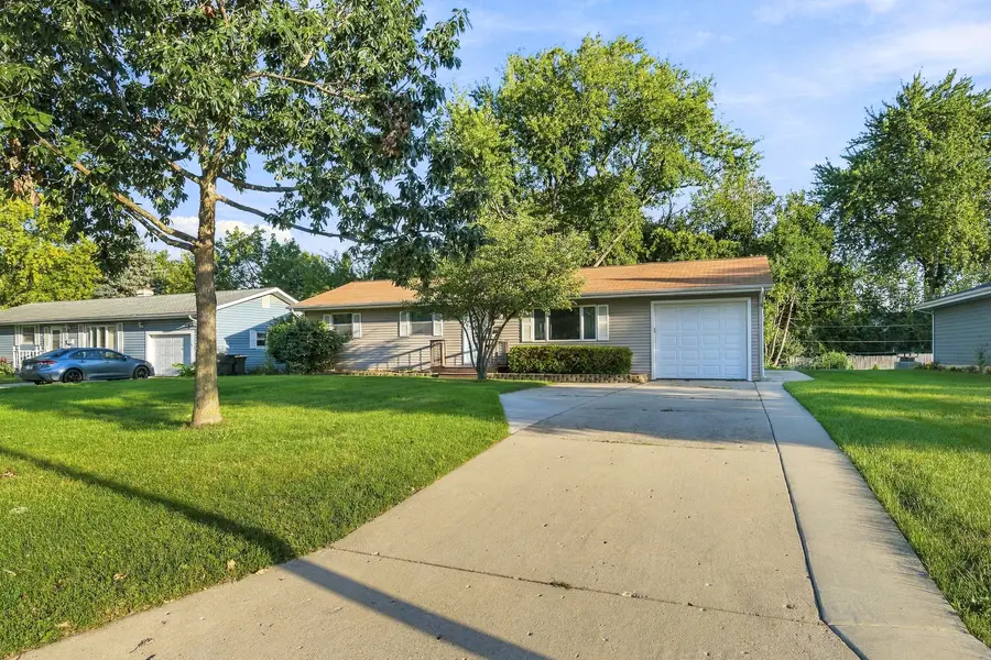 145 Shawnee Drive, Carol Stream, IL 60188 - #2