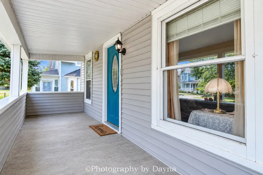 852 S 4th Avenue, Kankakee, IL 60901 - #3