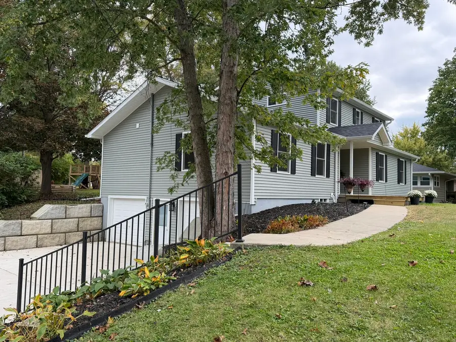 235 Park Crest Drive, Freeport, IL 61032 - #2