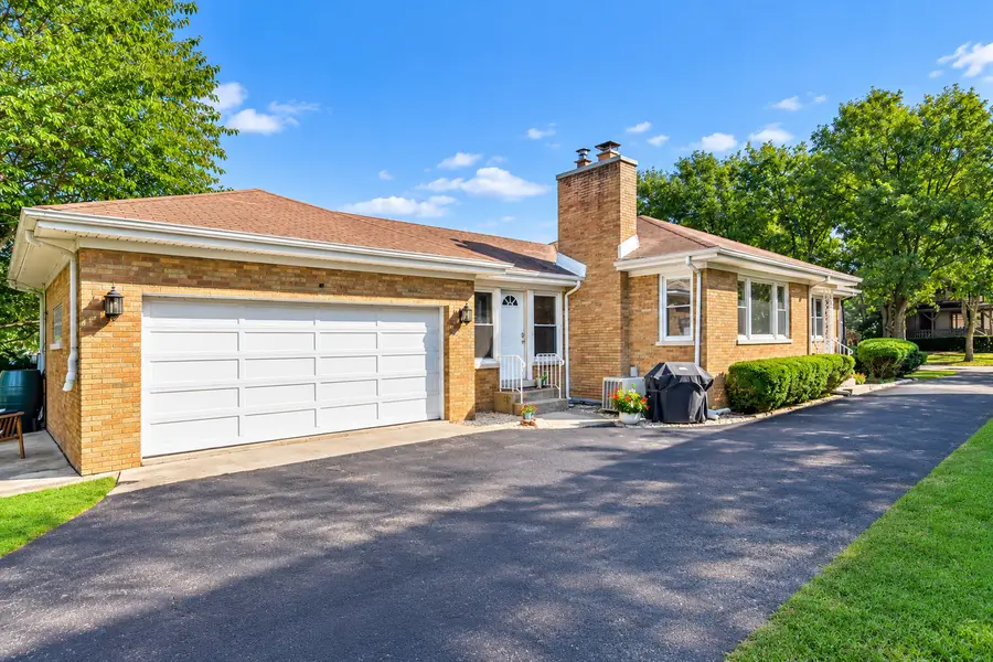 400 Addison Road, Riverside, IL 60546 - #2