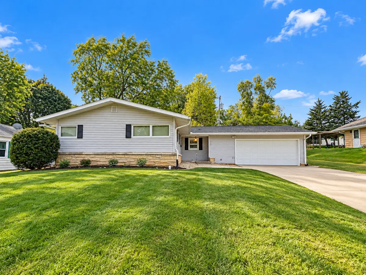 1210 S Homestead Avenue, Freeport, IL 61032 - #1