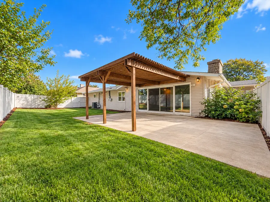 1210 S Homestead Avenue, Freeport, IL 61032 - #2