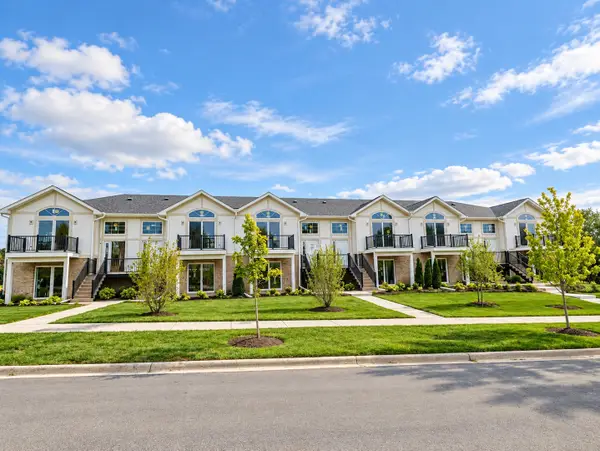 647 Ruby Street, Crystal Lake, IL 60014