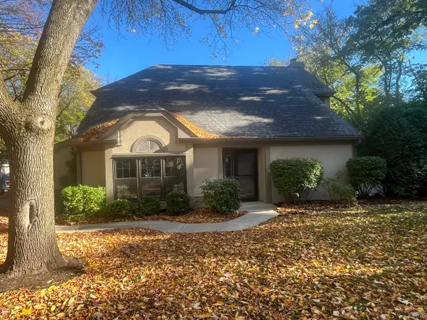 1244 Hobson Oaks Drive, Naperville, IL 60540