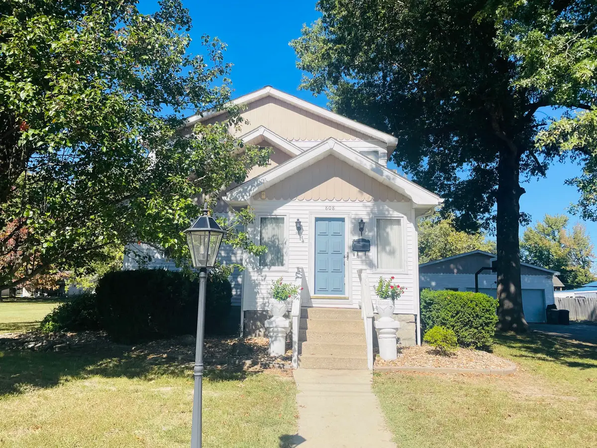 808 W Lexington Street, Marion, IL 62959 - #1