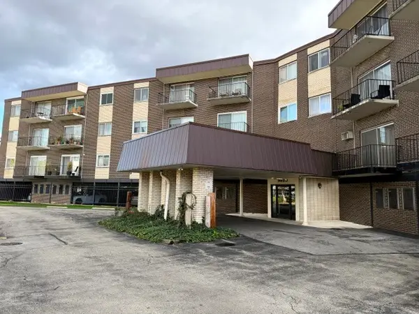 9840 S Pulaski Road #211-4, Oak Lawn, IL 60453