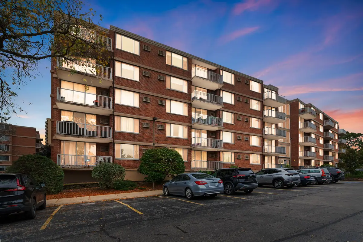 2200 S Stewart Avenue #4D, Lombard, IL 60148 - #1