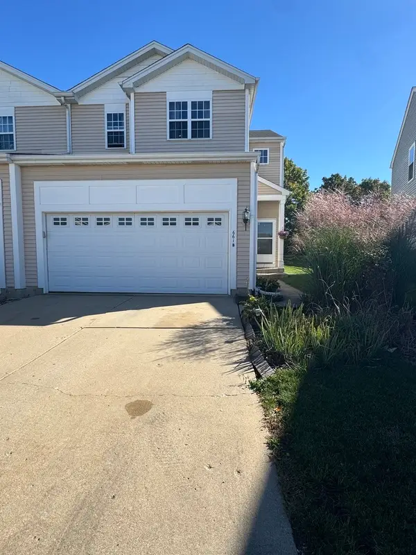 661 Fieldcrest Drive #B, South Elgin, IL 60177