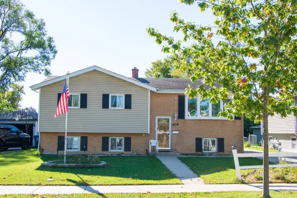 416 S Cherry Hill Drive, Addison, IL 60101