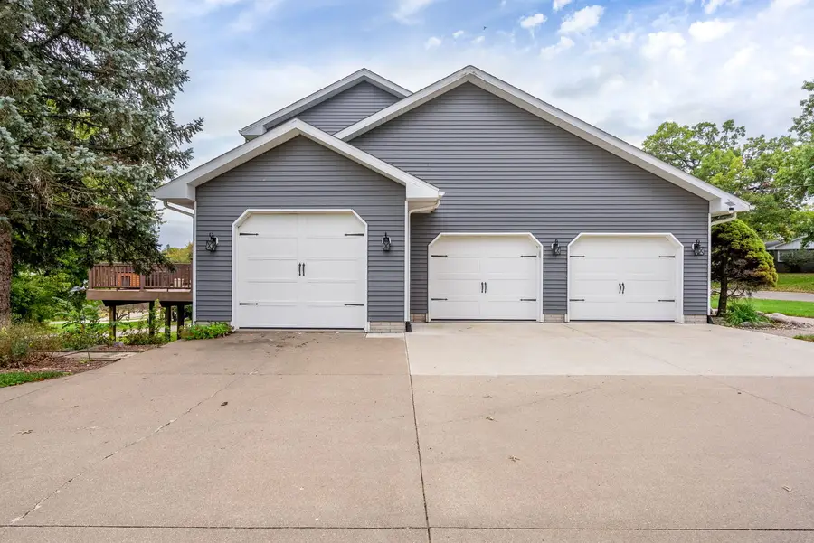 501 N 10th Street, Clinton, IA 52732 - #3