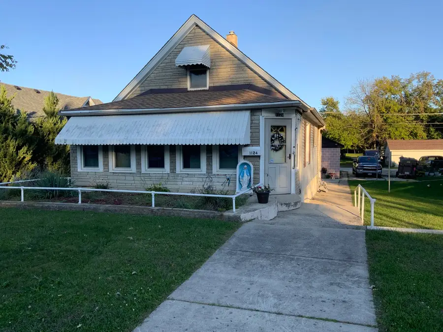1124 N Hickory Street, Joliet, IL 60435 - #3