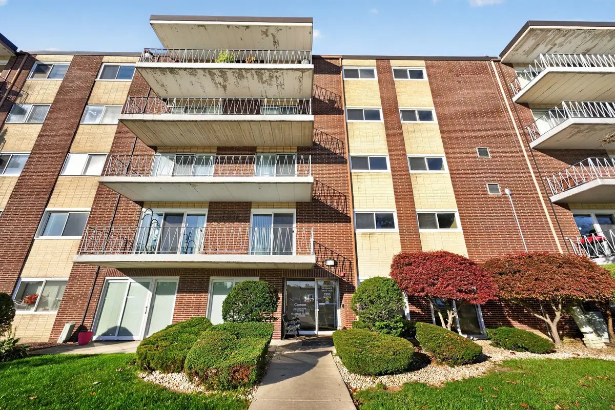 2900 Maple Avenue #24A, Downers Grove, IL 60515 - #1