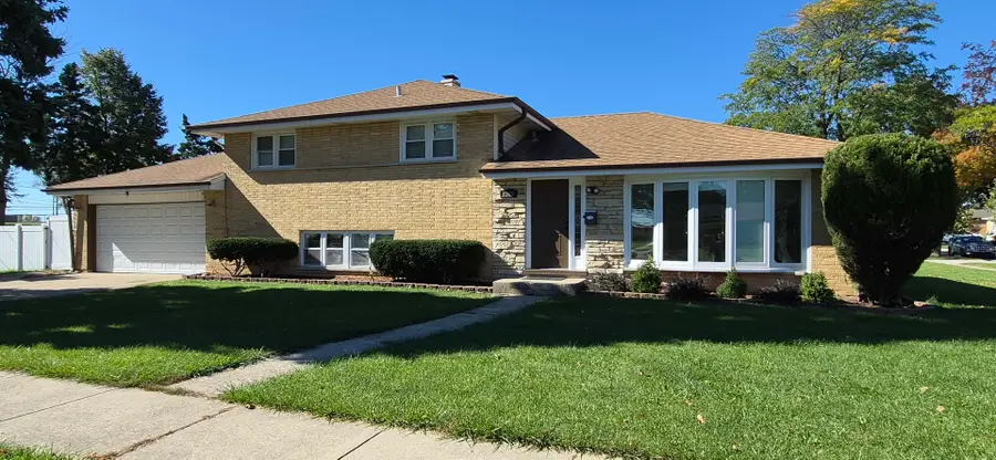 1586 Marshall Drive, Des Plaines, IL 60018 - #2