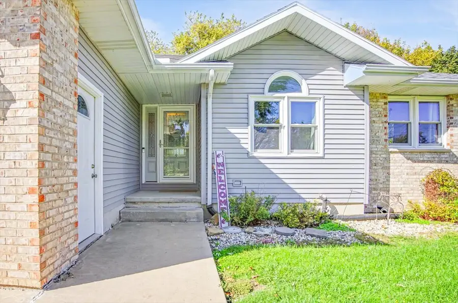 18 W Circle Drive, Streator, IL 61364 - #2