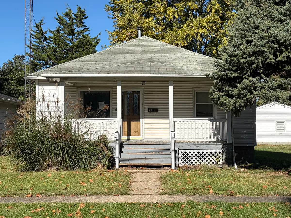 1111 N Mclean Street, Lincoln, IL 62656 - #1
