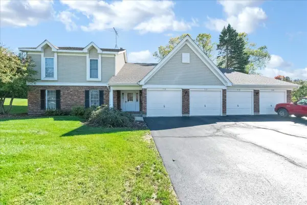 312 N Thornwood Drive, McHenry, IL 60050