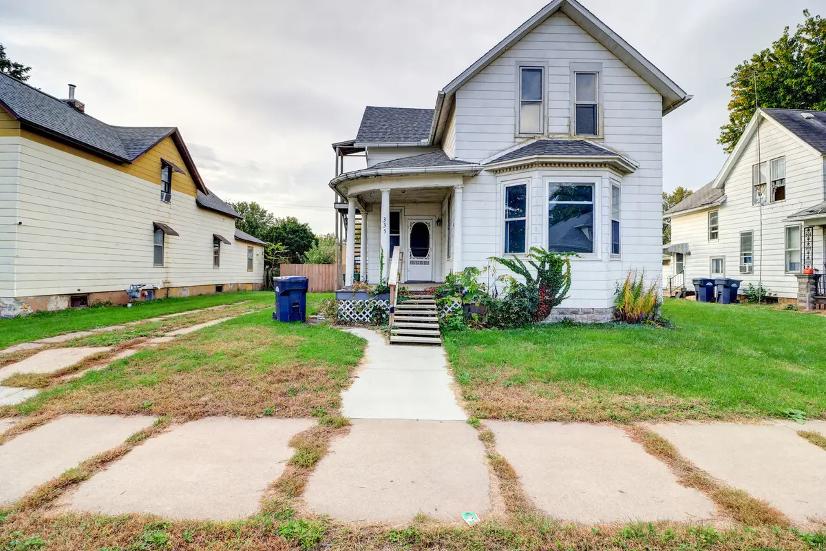 335 6th Avenue N, Clinton, IA 52732 - #1