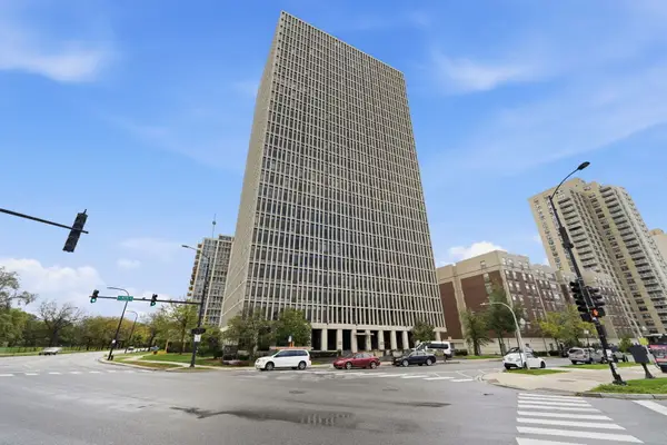 6700 S South Shore Drive #2G, Chicago, IL 60649