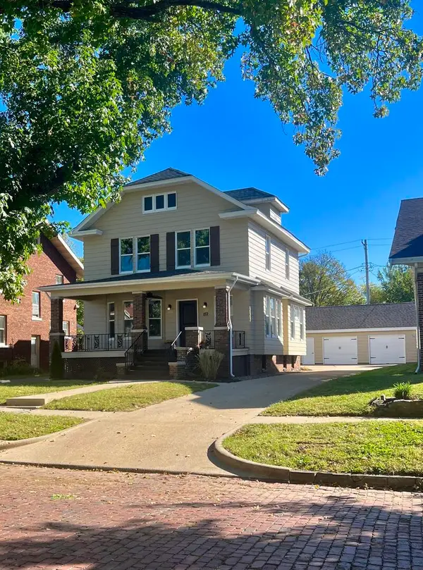 152 E Cobb Avenue, Decatur, IL 62522