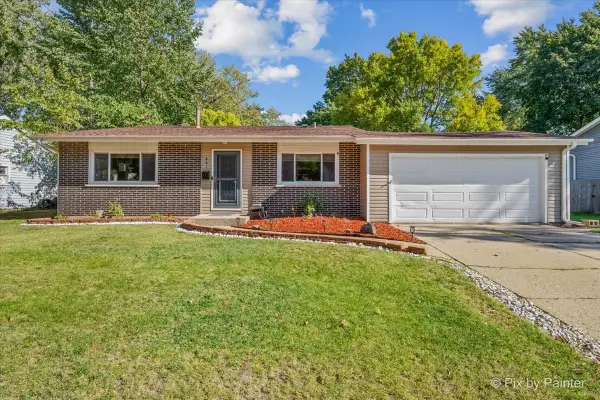 641 Nottingham Lane, Crystal Lake, IL 60014