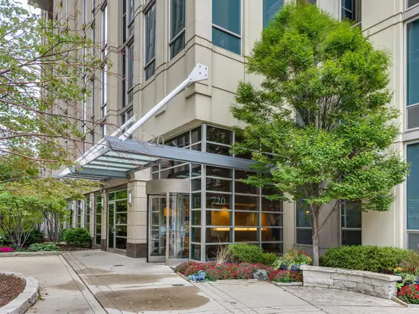 720 N Larrabee Street #G04, Chicago, IL 60654