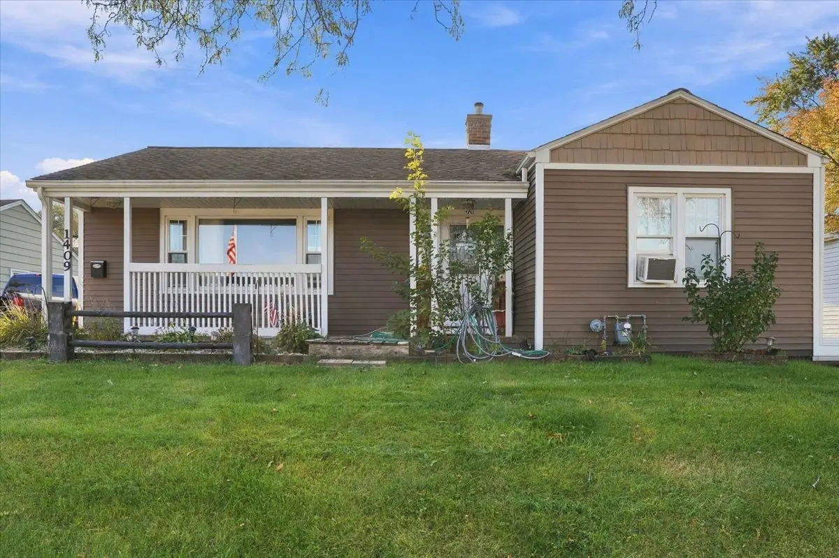 1409 Grandview Drive, Clinton, IA 52732 - #1