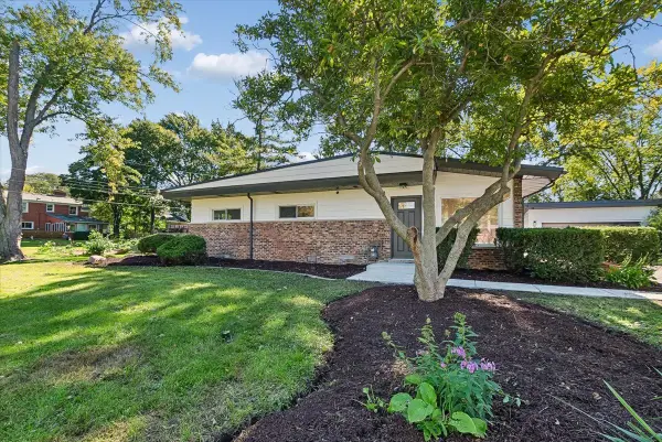 1901 W Plainfield Road, La Grange Highlands, IL 60525