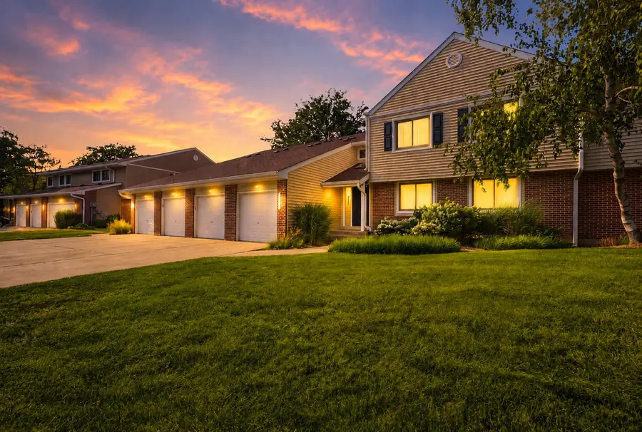 938 Hidden Lake Drive #938, Buffalo Grove, IL 60089 - #2