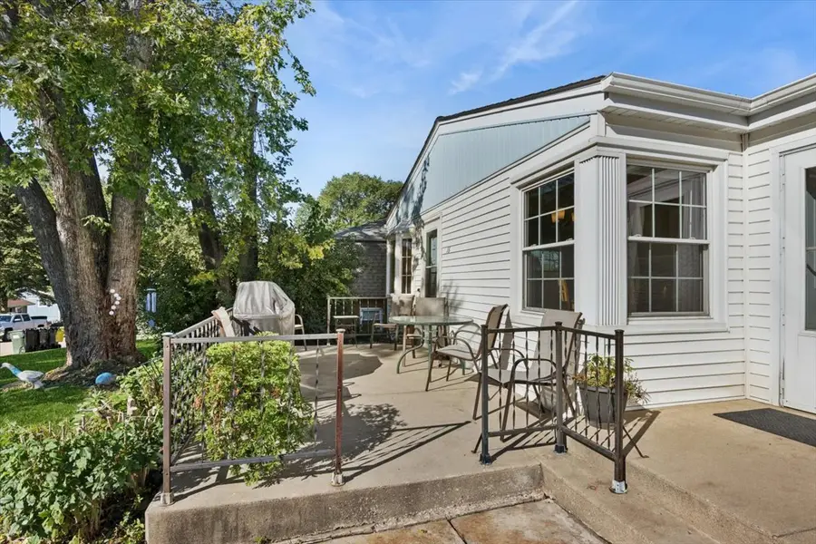 16 W Oak Street, Lake In The Hills, IL 60156 - #2