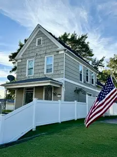2004 College Avenue, Davenport, IA 52803