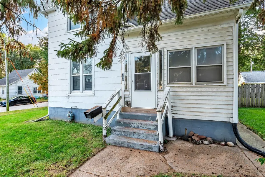 706 N Howell Street, Davenport, IA 52802 - #3