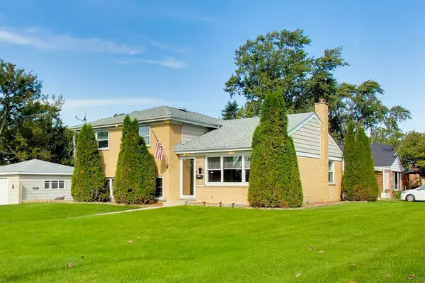 44 Cranbrook Drive, Des Plaines, IL 60016