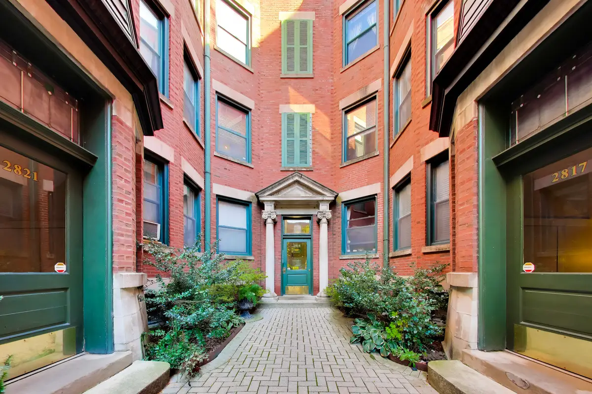 2819 N Cambridge Avenue #3S, Chicago, IL 60657 - #1