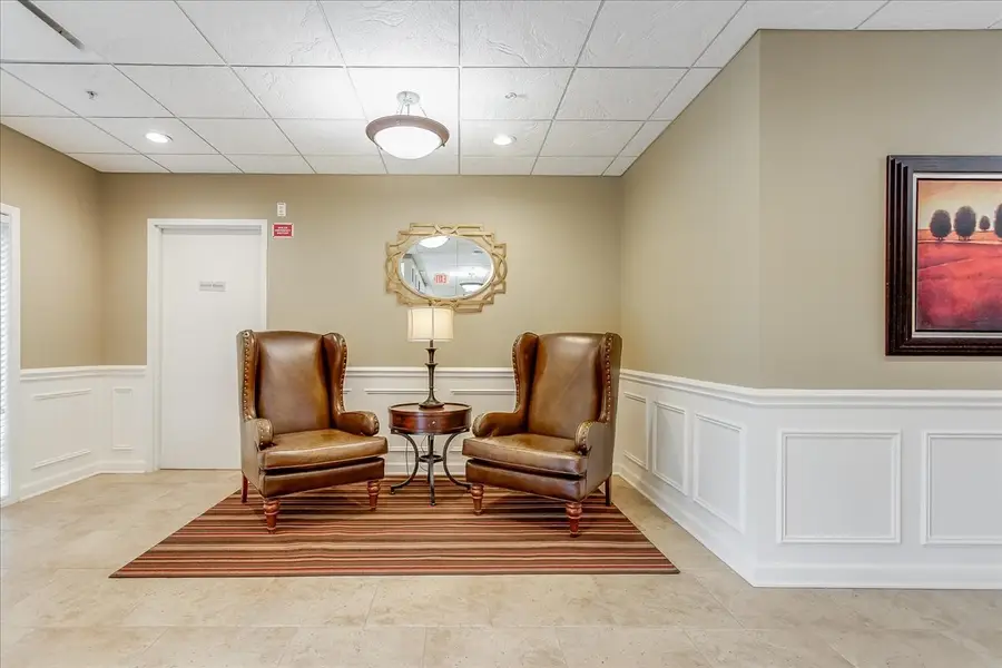 819 Graceland Avenue #406, Des Plaines, IL 60016 - #2