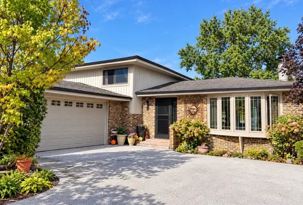 8740 W 99th Street, Palos Hills, IL 60465