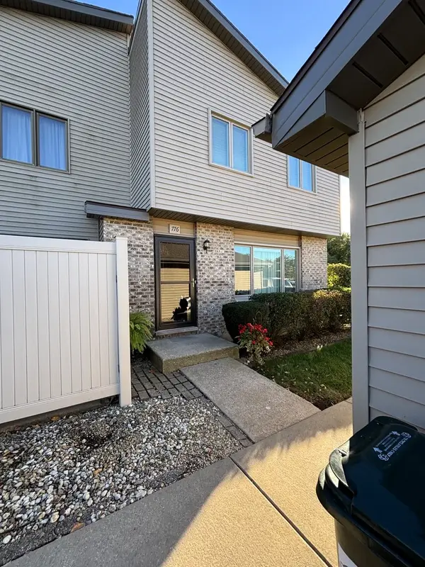 776 Lake Road #776, New Lenox, IL 60451