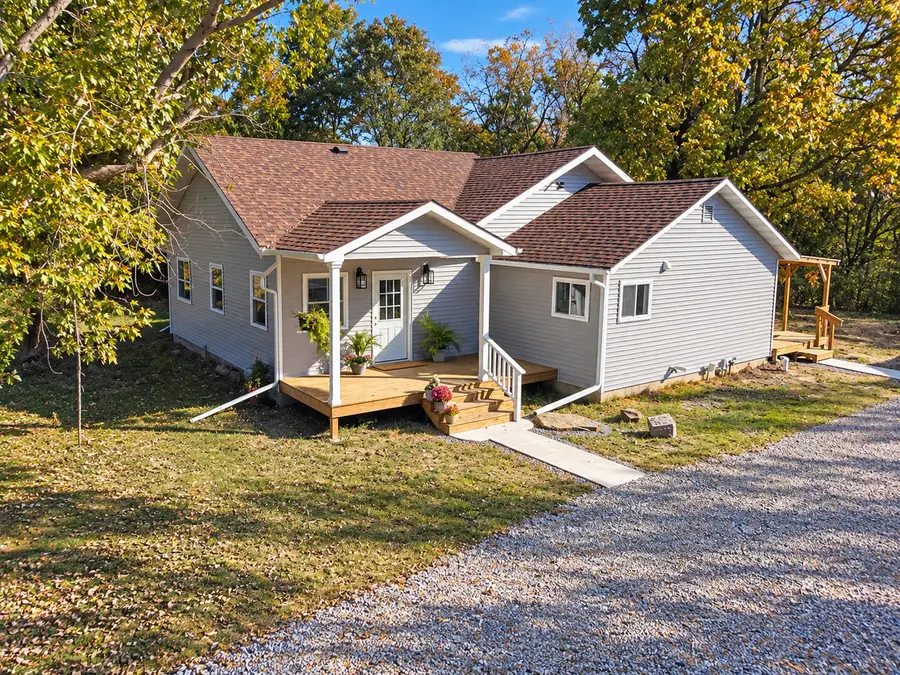 8605 Bobwhite Road, Louisville, IL 62858 - #2