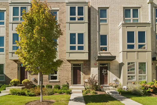 40 S Highland Avenue, Arlington Heights, IL 60005
