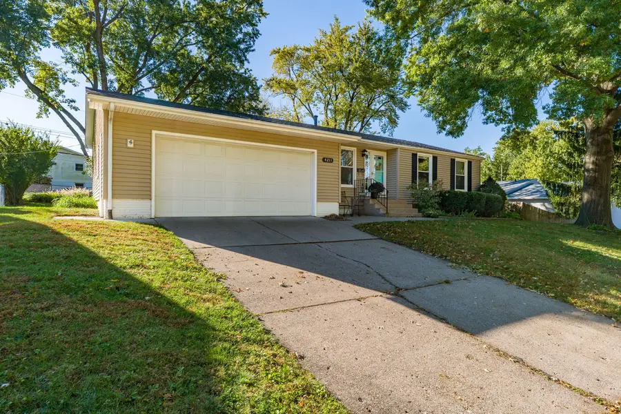4211 Wittman Drive, Davenport, IA 52806 - #2