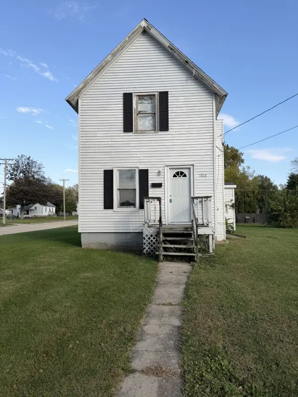 1212 Ave K, Sterling, IL 61081