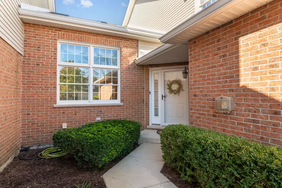 8462 Sandalwood Court, Darien, IL 60561 - #2
