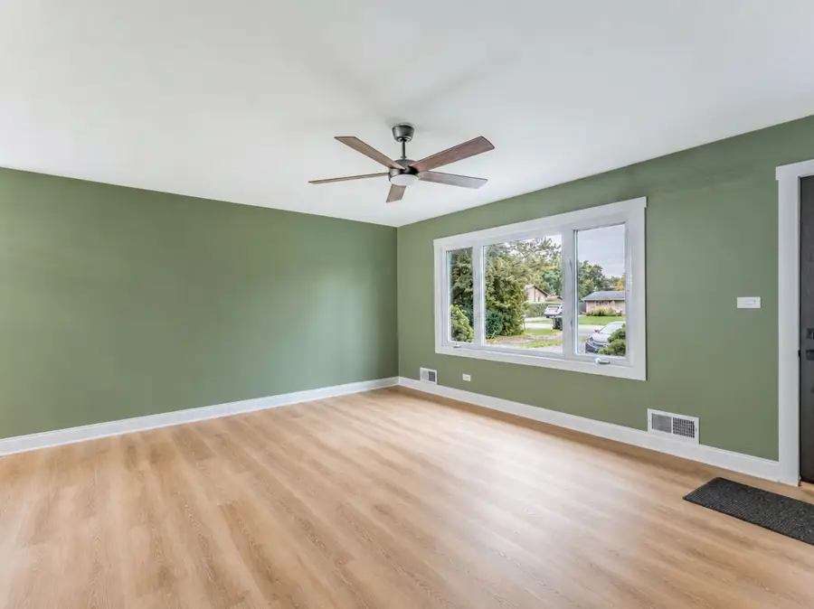 5905 Lee Avenue, Downers Grove, IL 60516 - #3