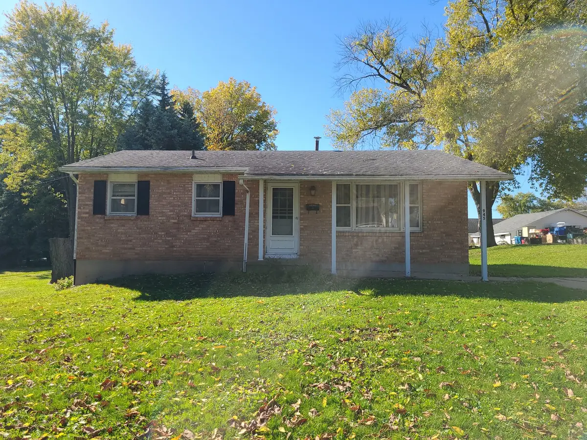 945 N Brinton Avenue, Dixon, IL 61021 - #1