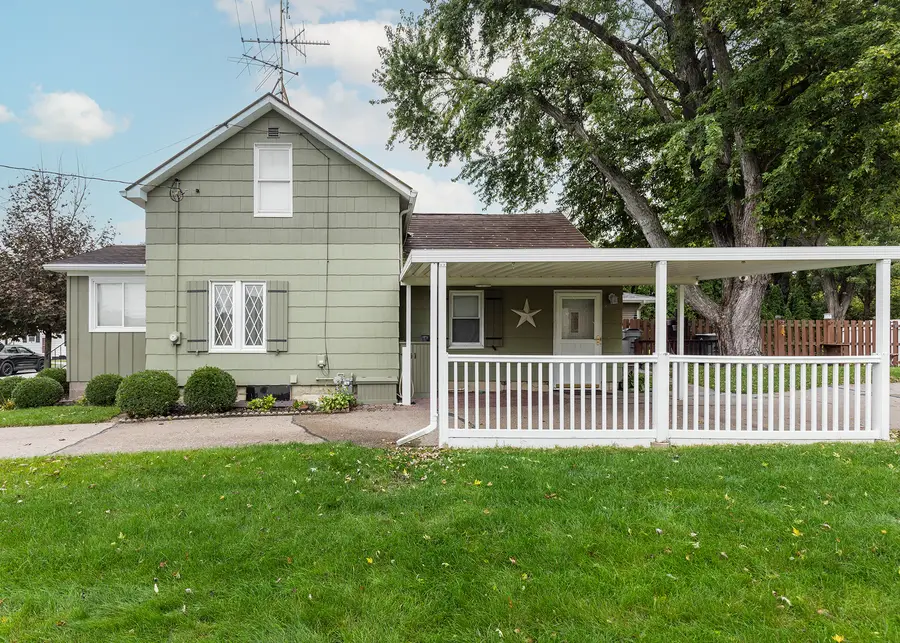 512 22nd Avenue, East Moline, IL 61244 - #3