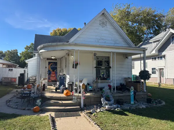 206 N Oak Street, Villa Grove, IL 61956