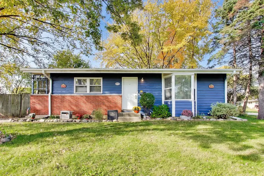 2615 Forest Glen Parkway, Woodridge, IL 60517 - #2