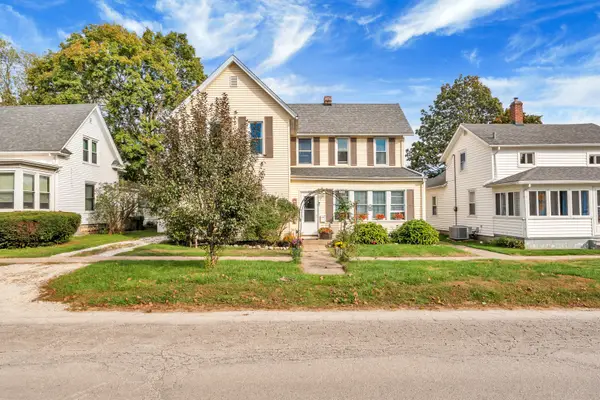 230 N College Avenue, Geneseo, IL 61254