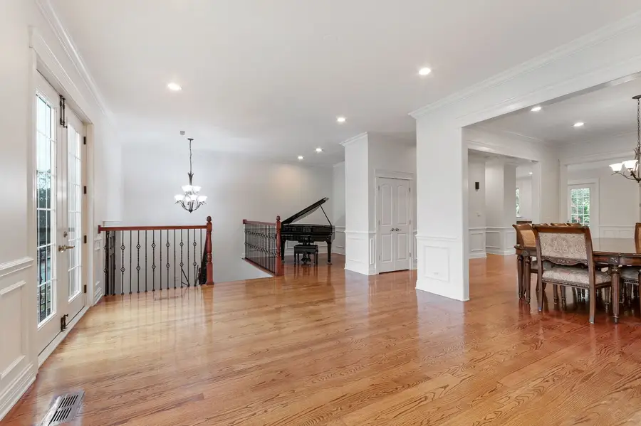16W530 Bluff Road, Willowbrook, IL 60527 - #3